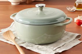 Lodge 6 Quart Enameled Cast Iron Dutch Oven with Lid Tout