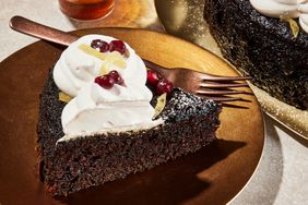 Molasses and Ginger Spice Cake