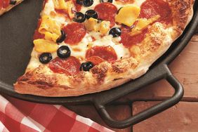 QT: One-Off: lodge pizza pan