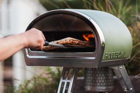 Roccbox Pizza Oven by Gozney Tout