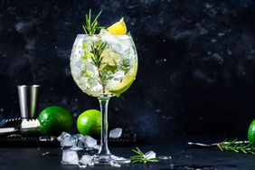 What Makes Gin Taste Like Gin